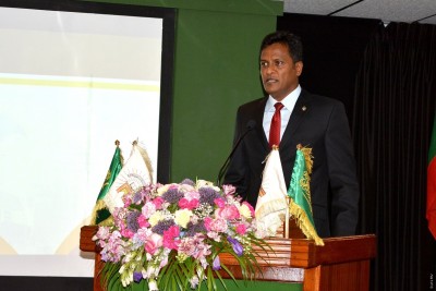 ބައެއް ގައުމުތަކުން ގަރާރުތައް ފާސްކުރަނީ ރާއްޖޭގައި ޑިމޮކްރަސީ ނެތިގެނެއް ނޫން: އުމަރު