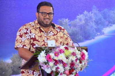 ކޮރަޕްޝަނަށް މަގުފަހިވާގޮތަށް ނަސަންދުރާ ދިން ކަމަށް ބުނެ އަދީބުގެ މައްސަލަ ޕީޖީއަށް ފޮނުވައިފި