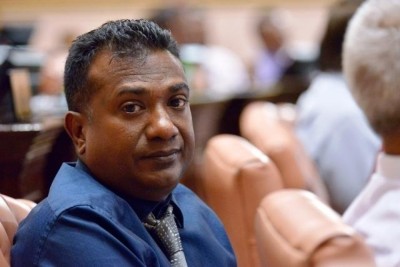 ވަކީލް ހާޒިރުނުވުމުން ފުލުހުންނާ ދެކޮޅަށް ޖާބިރު ކުރި ދައުވާ ބާތިލްކޮށްފި