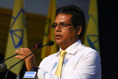 ފިންގާ ޕްރިންޓު ޖަހާފައިވާ ރީކޯ މޫސަގެ ފޯމު އެމްޑީޕީން އަނބުރާ އޭނައަށް ފޮނުވާލައިފި