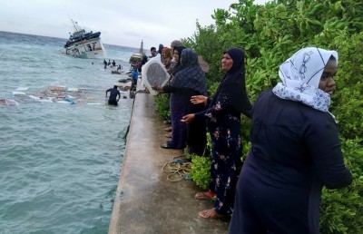 ފަރަށް އެރި ބޯޓަށް އެހީވުމުގައި ގުރައިދޫން ނަމޫނާ ދައްކައިފި