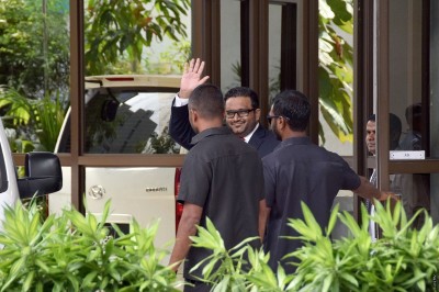 ދައުވާ ފޯމުގައި ބުނަނީ އަޅުގަނޑު މޭޑޭގައި ފިސްތޯލައެއް ގެންގުޅުނު ކަމަށް: އަދީބު