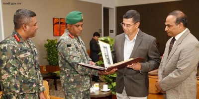 ބަންގްލަދޭޝްގެ ޗީފް އޮފް އާމީ  ފުރާވަޑައިގެންފި