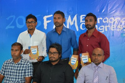 ފީފާގެ ބެޖު ތިން ރެފްރީއަކަށް ހަވާލު ކޮށްދެއްވައިފި