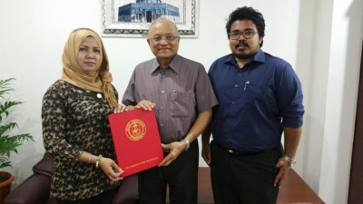 ހިދުމަތުގެ އަގުވަޒަންކޮށް ސިންގަޕޫރުގެ އިންސްޓިޓިއުޓަކުން މައުމޫނަށް އެވޯޑެއް