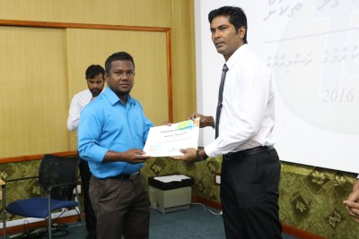 އައިބީއެމްގެ އަތޮޅުތެރޭގެ އެޖެންޓުންނާ ލިޔުން ހަވާލުކޮށްފި