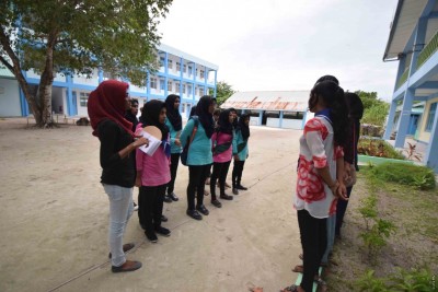 ތިނަދޫ ދަރިވަރުން ނަމޫނާ ދައްކަނީ