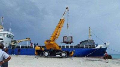 ދިރާގުން ތިނަދޫއަށް ޖަނަރޭޓަރެއް ހަދިޔާކޮށްފި