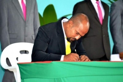 ނިޔާވި ކައުންސިލަރުގެ މުސާރަ އާއިލާއަށް ދިނުމަށް ސަރުކާރަށް ހުށައަޅަން ނިންމައިފި