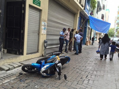 ވާގަނޑެއްގައި ސައިކަލެއް އަޅައިގަނެ އެކްސިޑެންޓް ވެއްޖެ