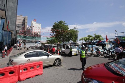 ފުރަތަމަ ޕާކިން ޒޯން، ދެން ސްޓިކާ!