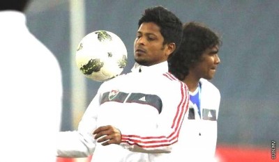 ޔޫރަޕްގެ ކުލަބަކަށް ކުޅުމުގެ ފުރުސަތު އޮއްޕޮއަށް