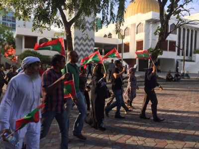 ސަލާމަތީ ސަފު ފޫއަޅުވާލައި ގްރީން ޒޯނަށް ވަދެ މުޒާހަރާކޮށްފި