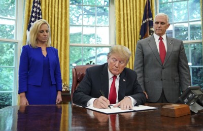 އާއިލާތައް ވަކިކުރުމުގެ ސިޔާސަތު ޓްރަމްޕް ނިމުމަކަށް ގެންނަވައިފި