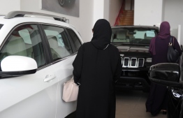 ސައުދީ އަށް ބޮޑު ބަދަލެއް: އަންހެނުން ކާރު ދުއްވަން ފަށައިފި