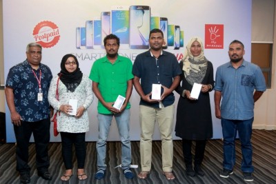 ދިރާގު ޕޯސްޓްޕެއިޑް ސްމާޓްފޯން ގިވްއަވޭގެ 5 ވަނަ ހަފްތާގެ ނަސީބުވެރިންނާ ފޯނު ހަވާލުކޮށްފި