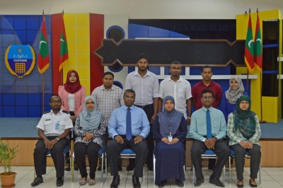 12 ދަރިވަރަކު ކަސްޓަމްސް ބްރޯކާސް ޓްރެއިނިންގް ނިންމައިފި