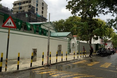 ދަރިވަރުންނަށް ޖިންސީ ގޯނާ ކުރަން އުޅުނު ޓީޗަރެއްގެ މައްސަލަ އެޑިއުކޭޝަނަށް