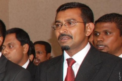 ގާޒީ ބާރީގެ ފޮޓޯ ނަގައި އިންޒާރުދިން ކަމަށް ބުނާ މައްސަލައެއް ފުލުހަށް ހުށަހަޅައިފި