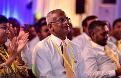 މަހްލޫފްގެ ސުވާލެއް ނިހާނަށް: އިބޫގެ ނަން ވޯޓު ކަރުދާހުގައި އޮންނާނެތަ؟