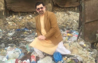 ކެމްޕޭން ކުރަނީ ކުނިބުނީގެ ތެރޭގައި އިނދެގެން