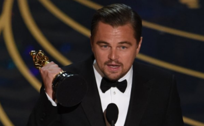 ލިއޮނާޑޯ ޑިކެޕްރިއޯ އޭނާގެ ފުރަތަމަ އޮސްކާ އެވޯޑު އުފުލާލައިފި