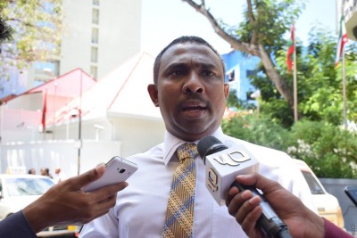 ފުލުހުންނަށް ދަތި ކުރުމުގެ ކުށް މެމްބަރު އާޒިމްގެ މައްޗަށް ސާބިތުވެ 3000 ރުފިޔާއިން ޖޫރިމަނާކޮށްފި