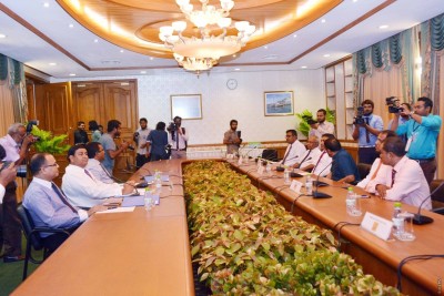 ސިޔާސީ ޕާޓީތަކާ އެކު ބާއްވާ މަޝްވަރާތައް ފަށައިފި