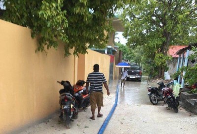 އައްޑޫއަށް ބޯކޮށް ވާރޭވެހި ބައެއް ގެތަކަށް ފެން ވަދެއްޖެ