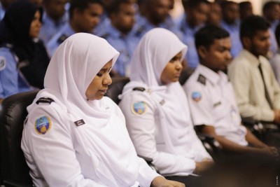 ކަސްޓަމްސް އޮފިސަރު ކަމަށް ކުރިމަތިލުމުގެ ފުރުސަތު ހުޅުވާލައިފި