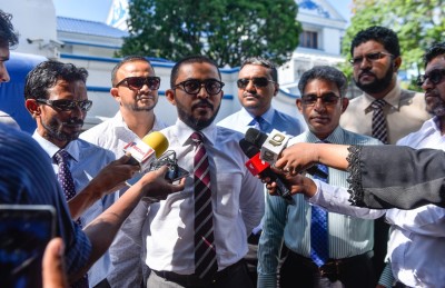 12 މެމްބަރުންގެ ގޮނޑީގެ މައްސަލައިގެ އަޑުއެހުންތައް ނިންމާލައިފި، ދެން އޮތީ ހުކުމް