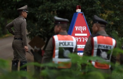 ހޮހަޅައިގައި ބާކީ ތިބި ކުދިން ސަލާމަތް ކުރުމުގެ މަސައްކަތް ފަށައިފި