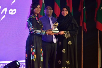 ނުވަ ކަނބަލަކަށް ރެހެންދި އެވޯޑް ދީފި