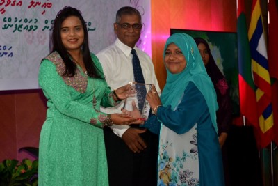 ސްޓެލްކޯގެ އަންހެން މުވައްޒަފުންގެ ހިދުމަތުގެ އަގު ވަޒަންކޮށްފި