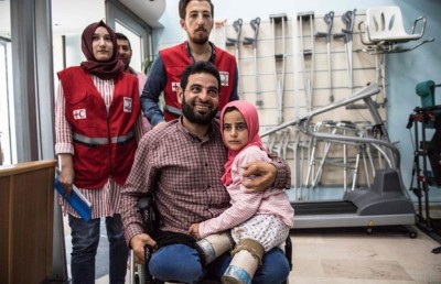 މި ކުއްޖާ މިހާތަނަށް ހިނގީ މަސްދަޅުން ހަދާފައިވާ ދެ ފައިން