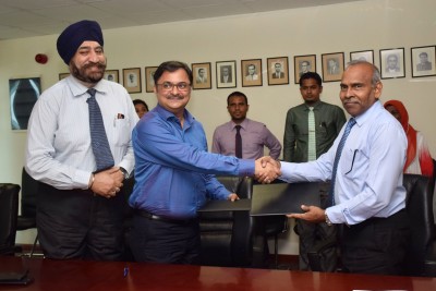 ސްކޫލްތަކުގެ ލައިބްރަރީތަކަށް ބޭނުންވާ ފޮތް ގެނައުމަށް ބަޔަކާ ހަވާލުކޮށްފި