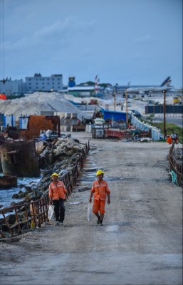 ބްރިޖުން ހިނގާފައި ހުޅުލެ އަށް: "ހަގީގަތަކަށް ވެއްޖެ"