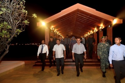 ރައީސްގެ ދެކަނބަލުން ސިންގަޕޫރަށް ފުރާވަޑައިގެންފި