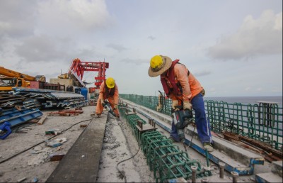 ބްރިޖުން ހިނގާފައި ހުޅުލެ އަށް: "ހަގީގަތަކަށް ވެއްޖެ"