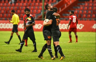 އީގަލްސް ފުރަތަމަ މޮޅު ހޯދައިފި