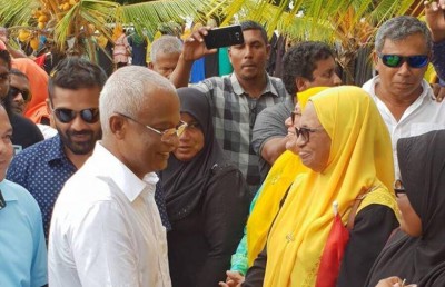 އަމިއްލަ ދަތުރެއްގައި އިބޫ އިނގިރޭސިވިލާތަށް ފުރާވަޑައިގެންފި