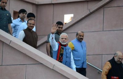 މޯދީގެ ސަރުކާރުގެ އިތުބާރު ނެތްކަމުގެ ވޯޓު މާދަމާ