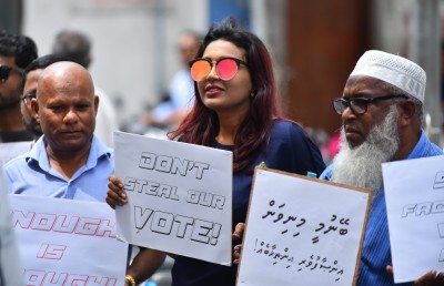 ވޯޓު ފޮށި ބަހައްޓަން ރިސޯޓުތަކުން ދެކޮޅުހަދާ ވާހަކަ އަކީ ދޮގެއް: އިދިކޮޅު ފަރާތްތައް