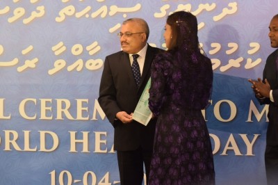 ސިއްހީ ދާއިރާއަށް ގިނަ ދުވަހު ހިދުމަތްކުރެއްވި ކަމުގެ އެވޯޑް 17 ބޭފުޅަކަށް، ހެލްތް އެވޯޑް އާކަށް!