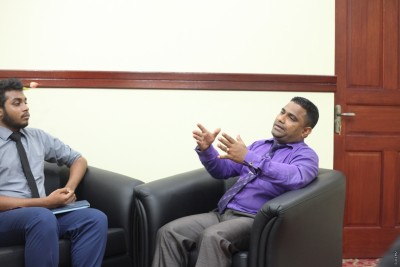 ނޭނގުމެއްގެ ތެރެއިން މަދު ބަޔަކު ނަފްރަތު ކުރާ، ލޮބުވެތި ދިވެހި ބަސް!