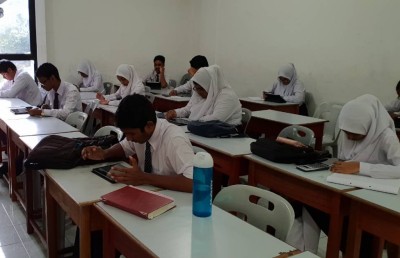 ސްކޫލުތަކުގައި ޓެބްލެޓް ބޭނުންކުރަން ފަށައިފި