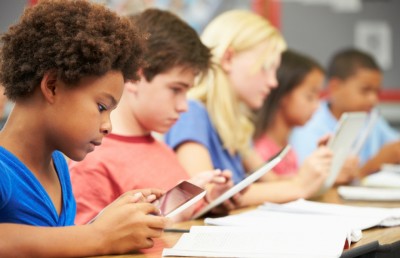 ފްރާންސްގެ ސްކޫލްތަކުގައި ސްމާޓްފޯން މަނާކޮށްފި