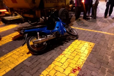 އަމީނީ މަގުގައި ހިނގި ނުރައްކާތެރި އެކްސިޑެންޓެއްގައި ޒަޚަމްވި ދެމީހަކަށް އައިޖީއެމްއެޗުގައި ފަރުވާ ދެނީ