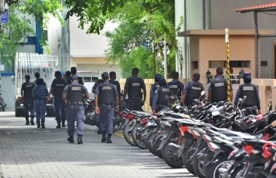 ފުލުހުން ނުކުމެ، މަޖިލީހުގެ އިދާރާ ހިމެނޭ ސަރަހައްދު އަލުން ބަންދުކޮށްފި