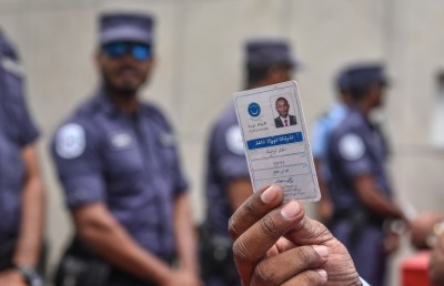 12 މެންބަރުންނަށް މި ހަދަނީ ކިހިނެއް؟